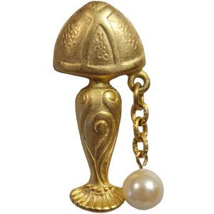 Matte Gold Tone Lamp, Pull Switch Faux Pearl Dangle Lapel Pin E95